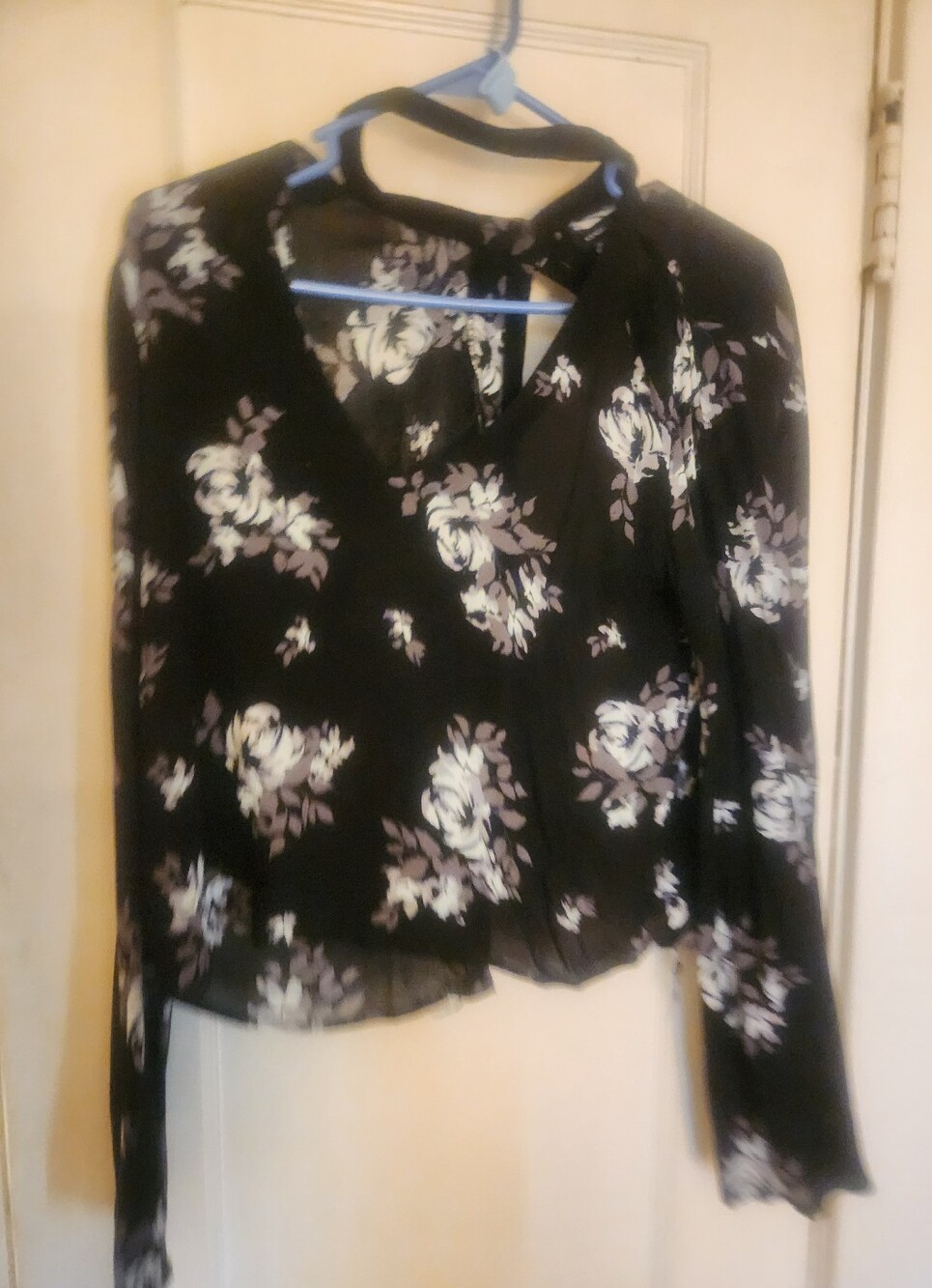 Medium Kendall & Kylie Tie Neck Blouse